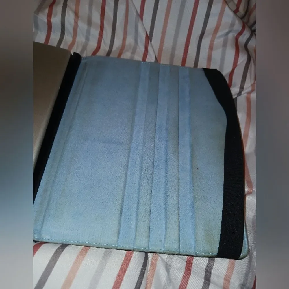 Logitech I-Pad Keyboard   - Picture 5 of 11